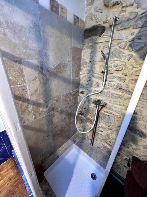 La Maison De Blanche Neige Assignan Экстерьер фото