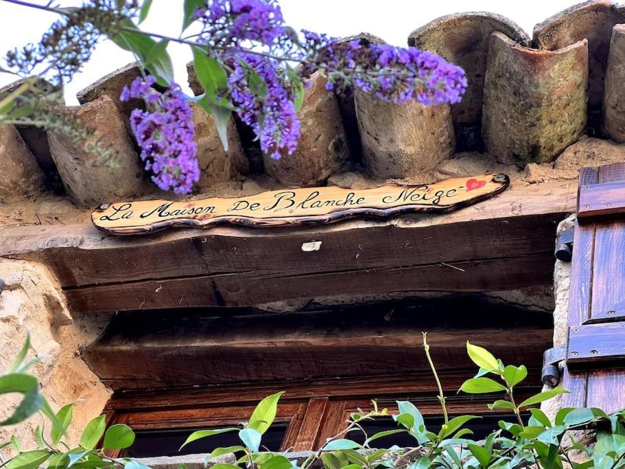 La Maison De Blanche Neige Assignan Экстерьер фото