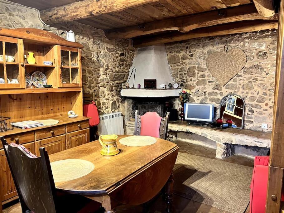 La Maison De Blanche Neige Assignan Экстерьер фото